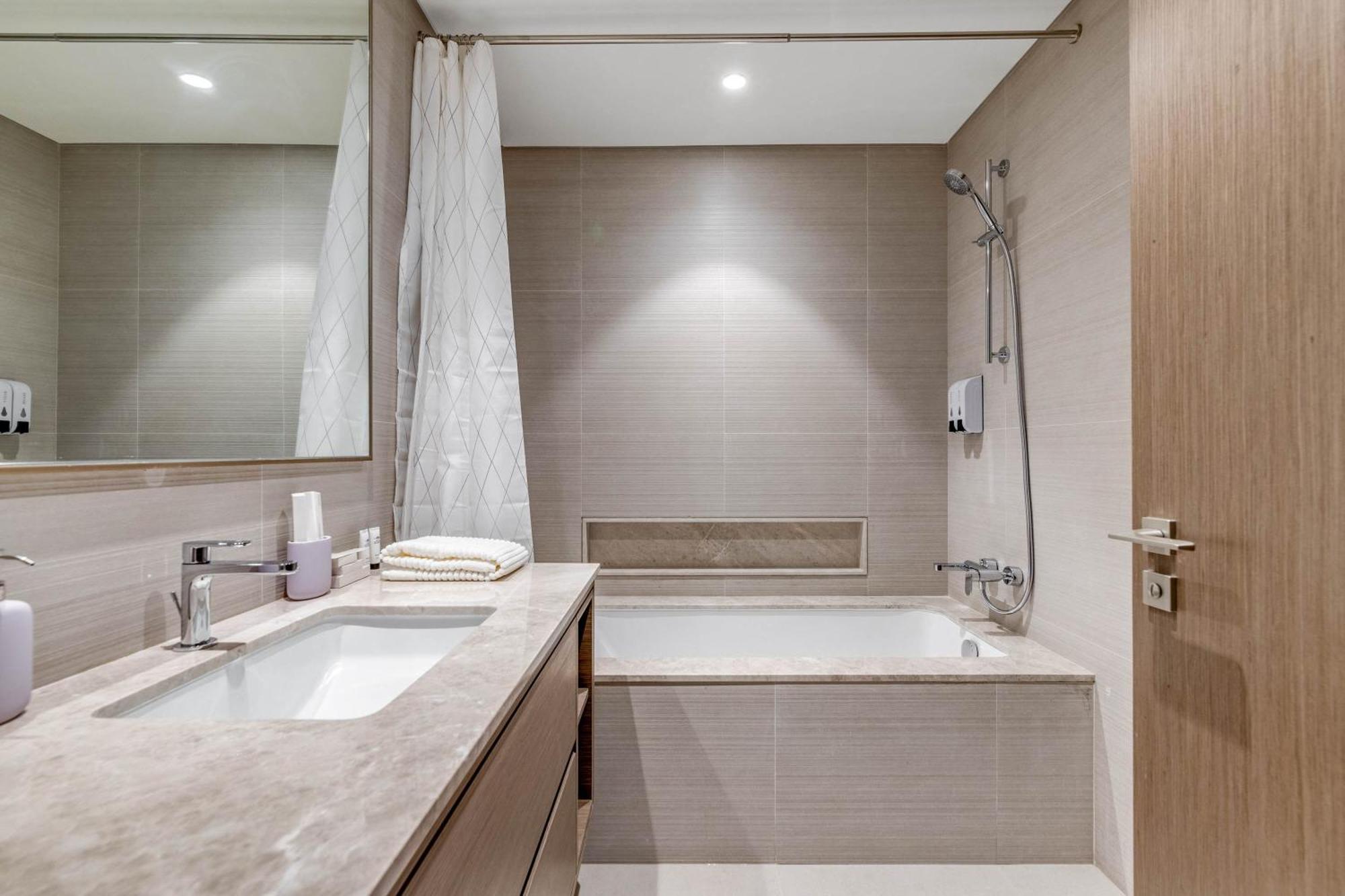 Knokey Burj Khalifa & Fountains View Luxury 2-bedrooms Apartment *